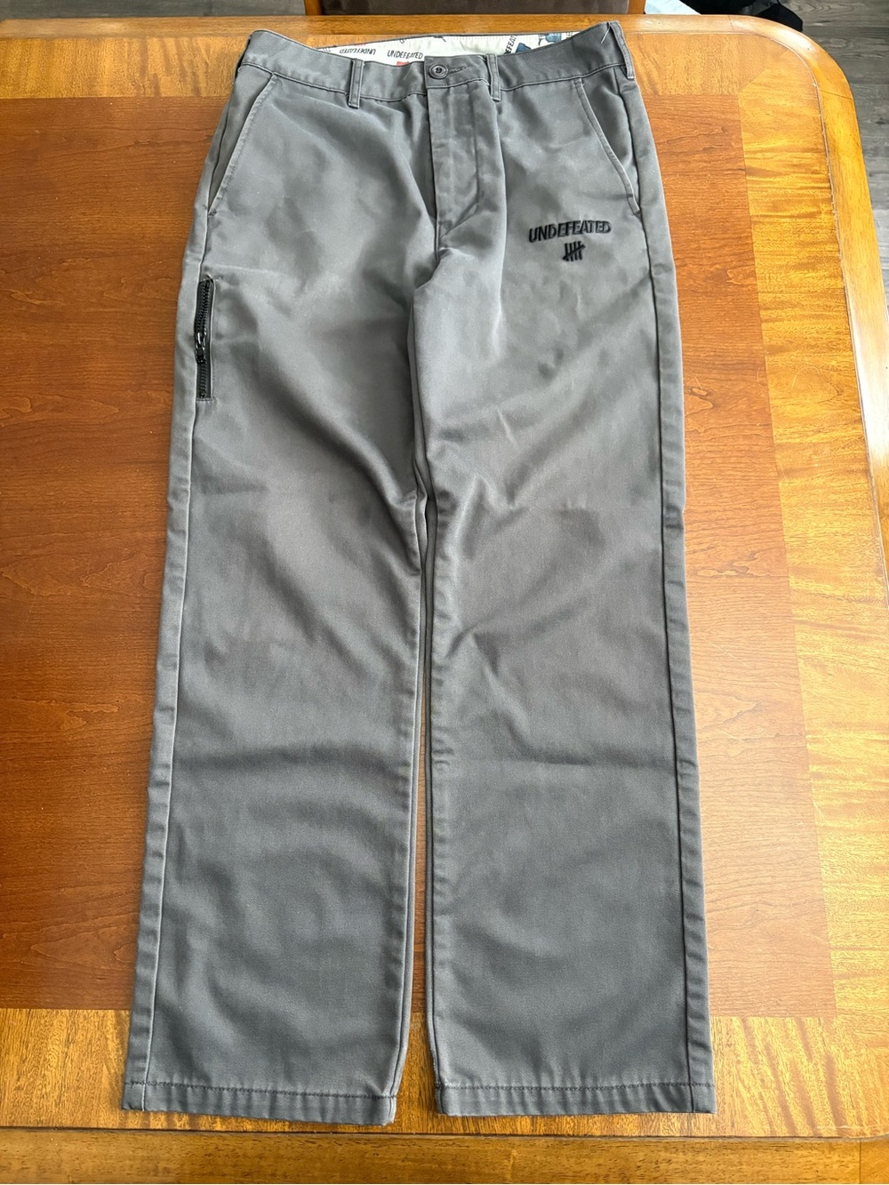 Undefeated Men's Gray Straight-Leg Chinos